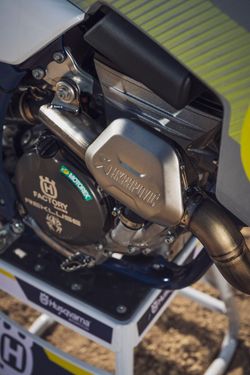 Akrapovič “Evolution Line”