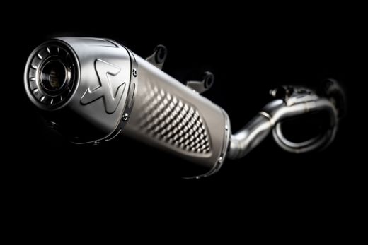 Akrapovič “Racing Line”