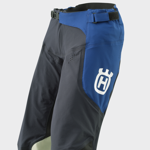 Pantalones Railed